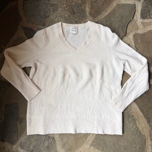 Hudson V-Neck Cashmere Sweater in Soft Cream